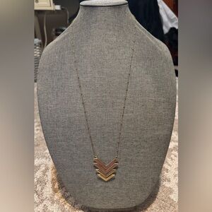 Elegant Chevron Necklace in Gold color⭐️